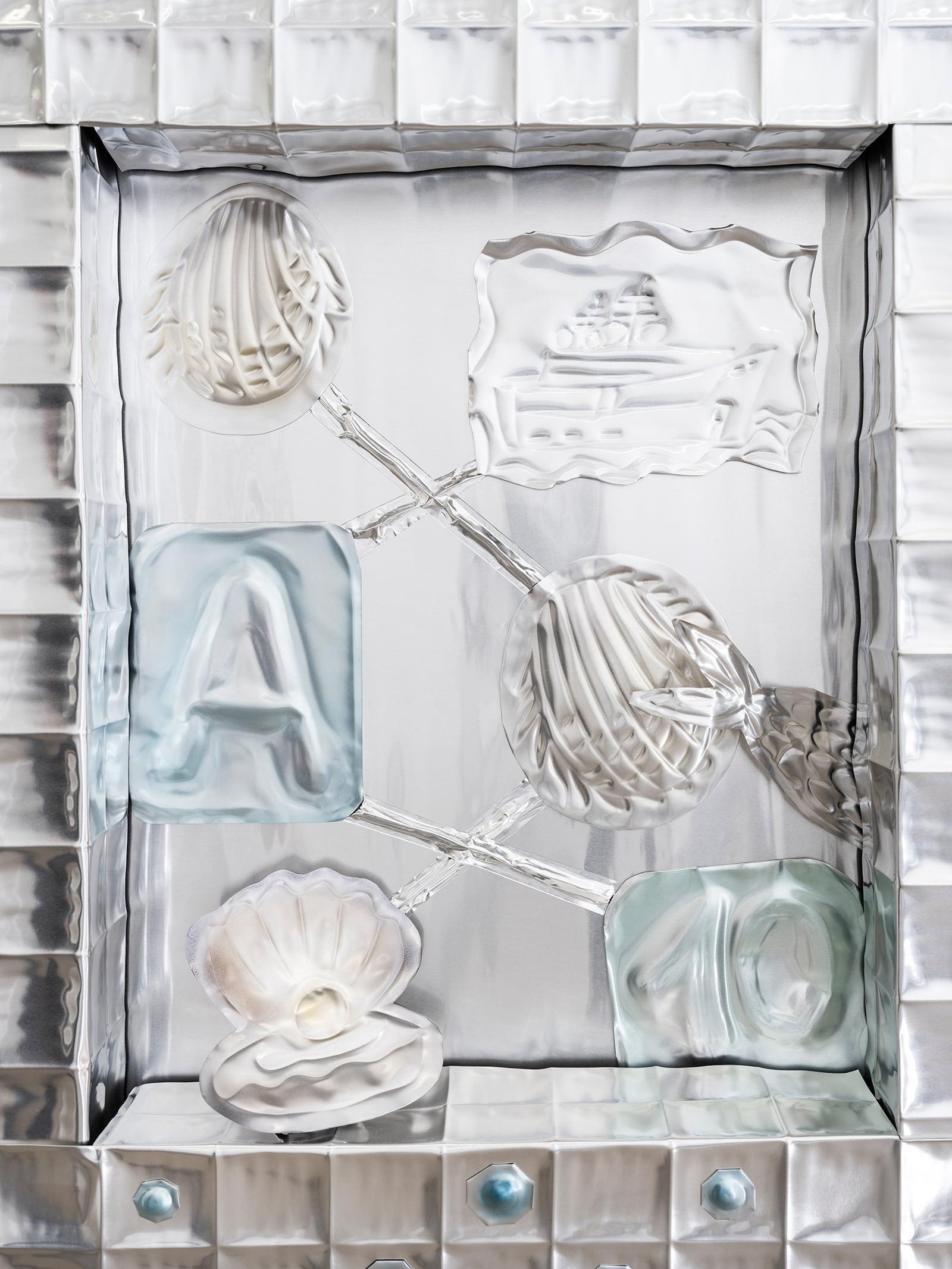 article image; primary-color: #BFBFBF;