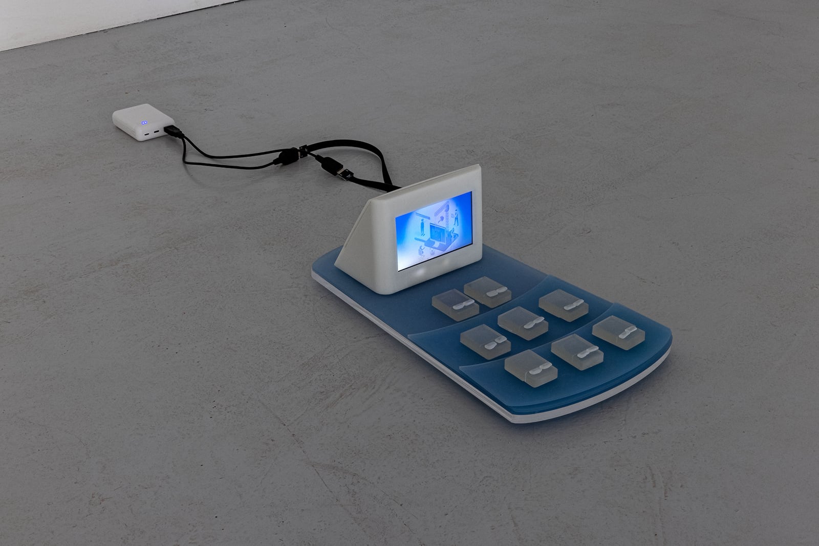 article image; primary-color: #686C6F;