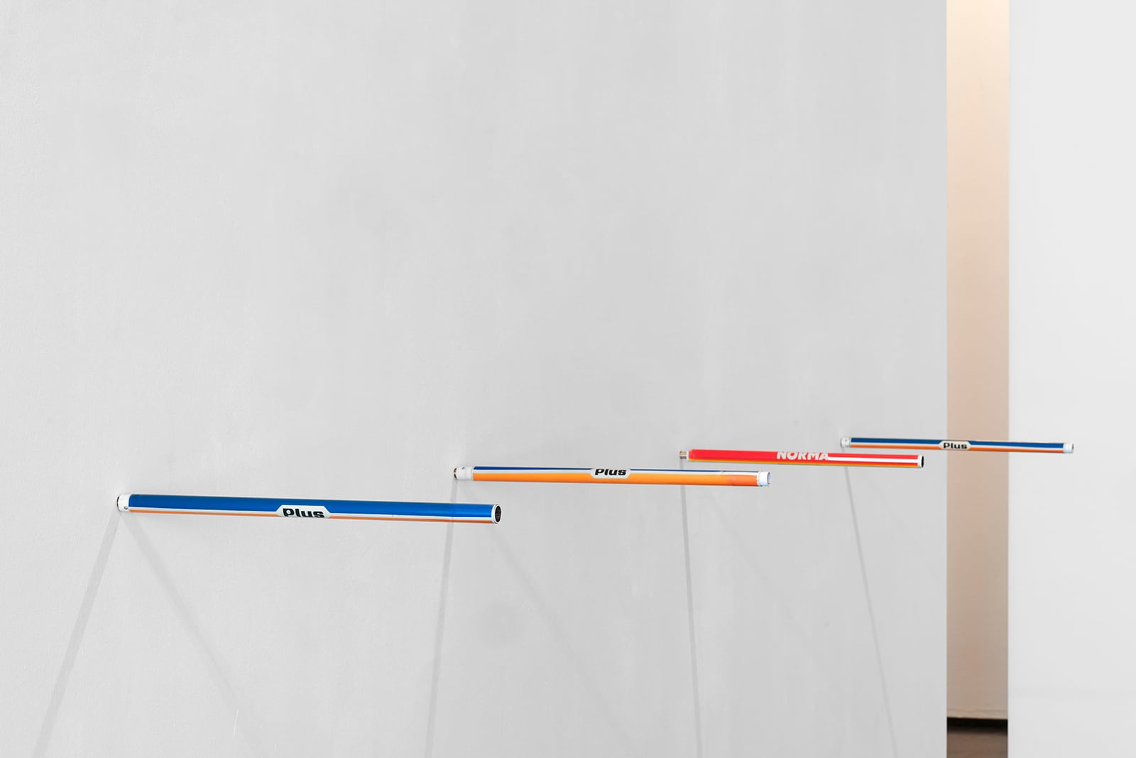 article image; primary-color: #DBD7D8;