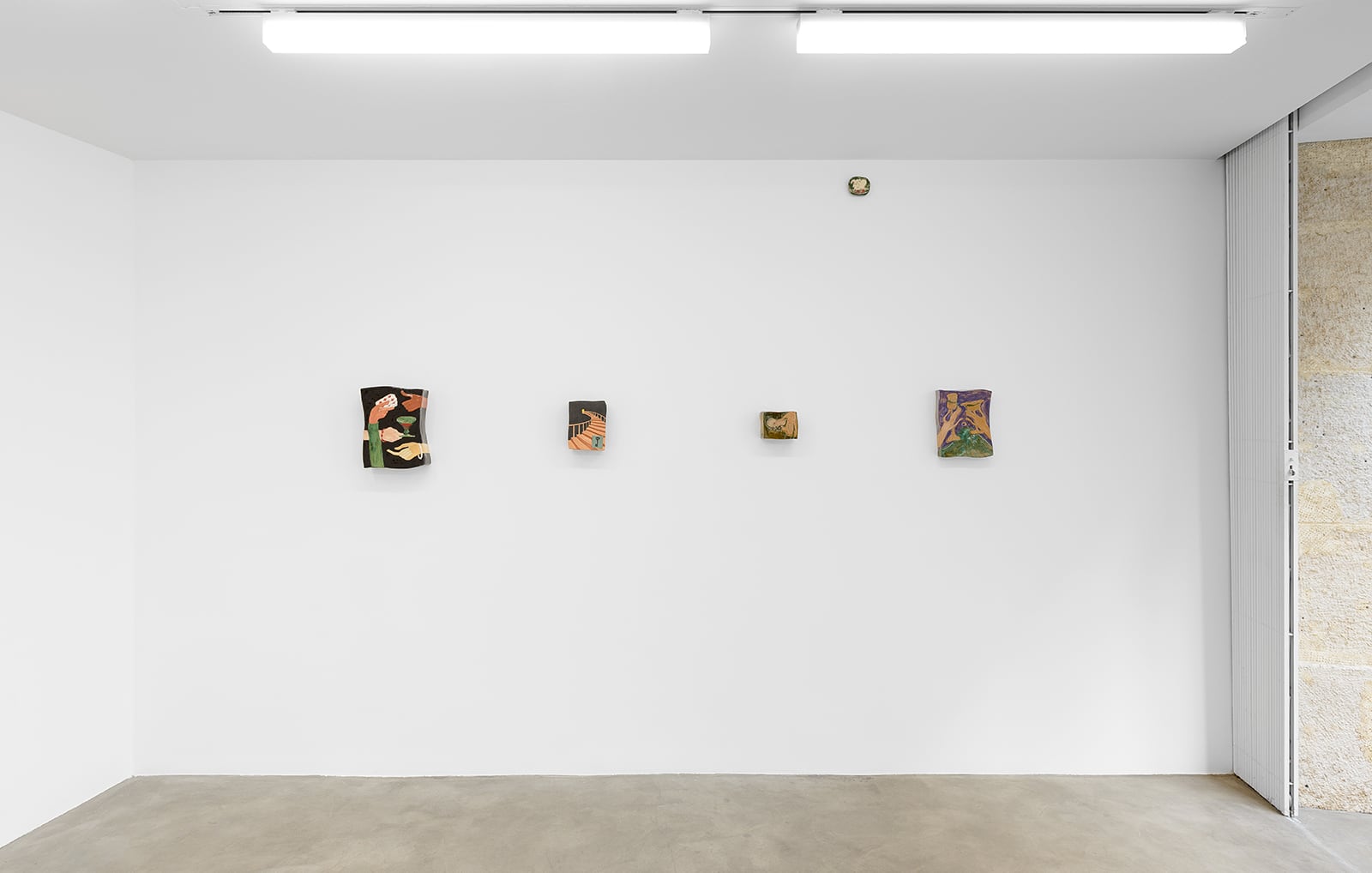 article image; primary-color: #D7D3D0;