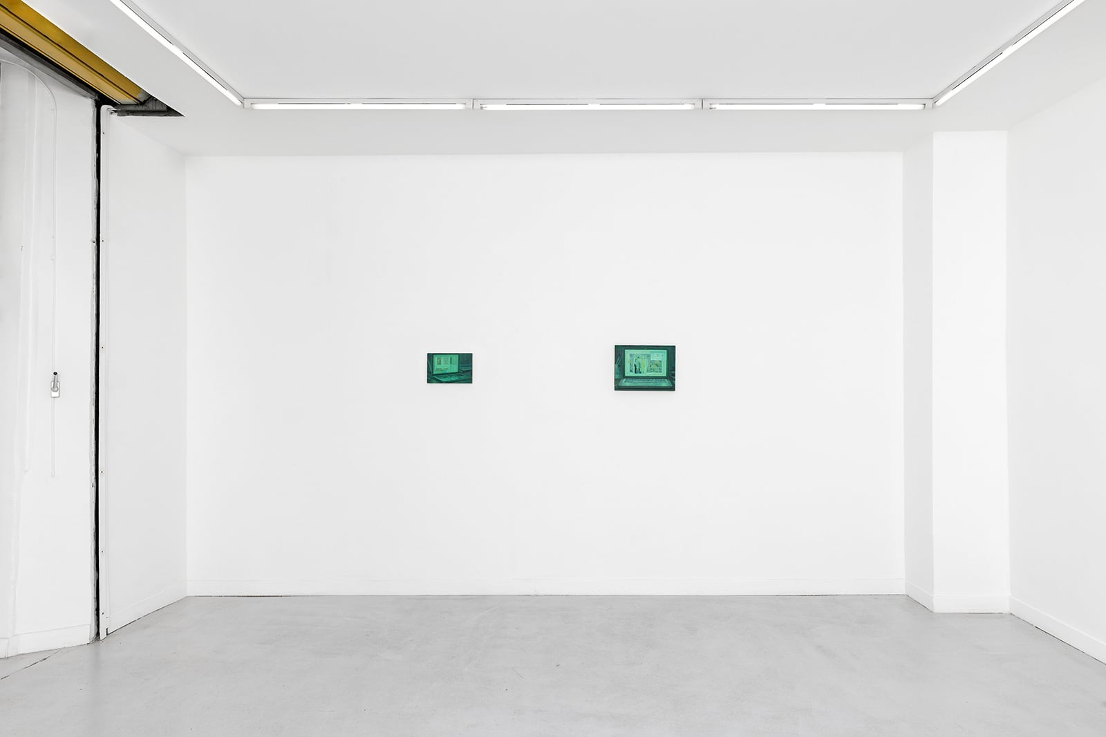 article image; primary-color: #DEDFDA;