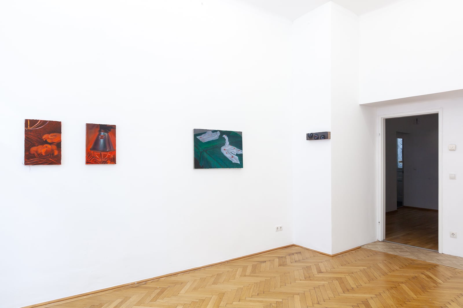 article image; primary-color: #DED7D1;