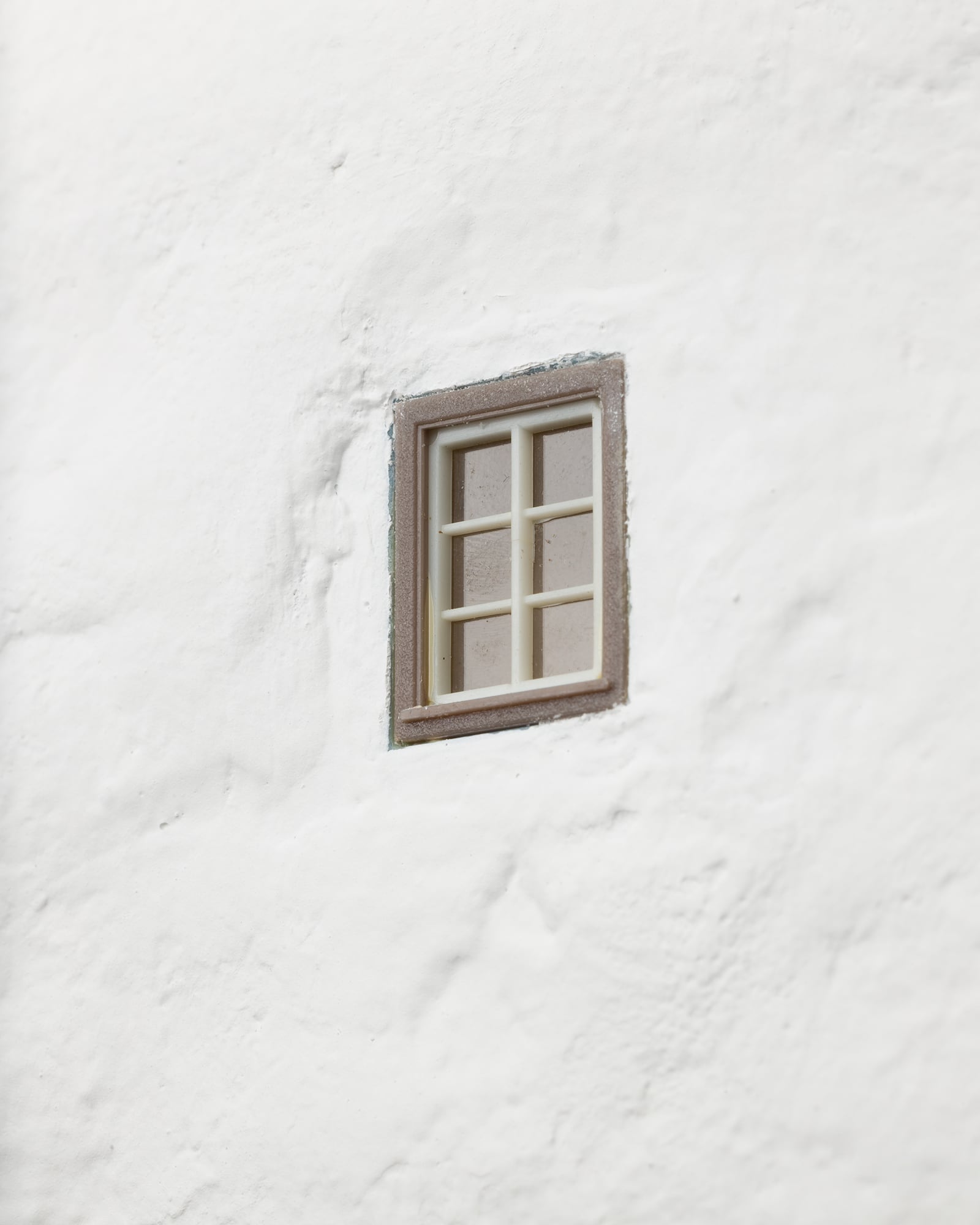 article image; primary-color: #E3DFDC;