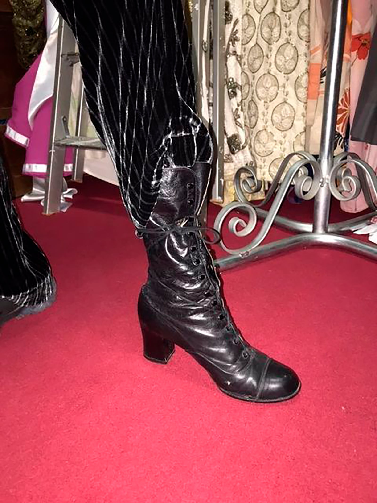 article image; primary-color: #9B4E56;