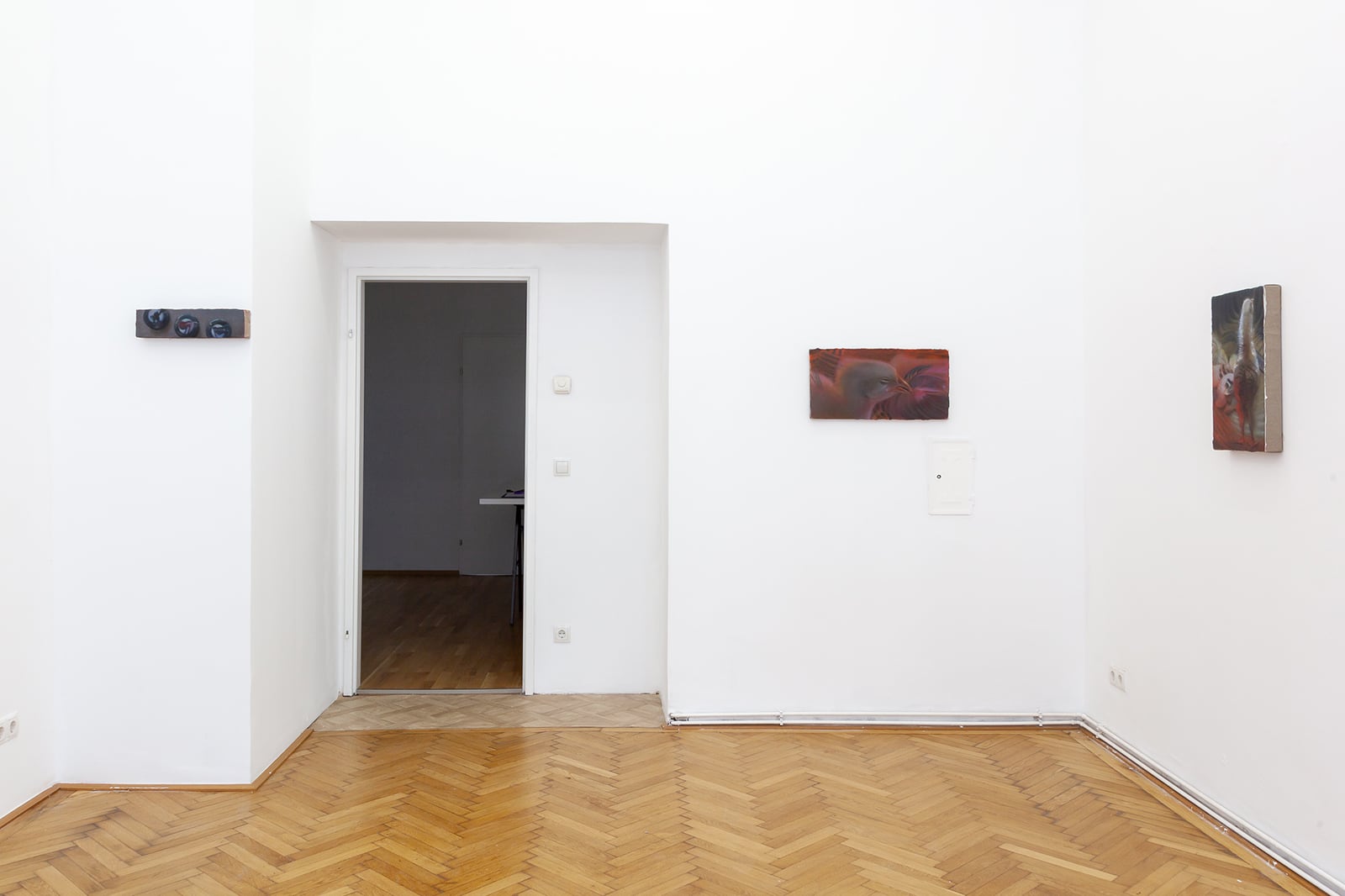 article image; primary-color: #D7D0C8;