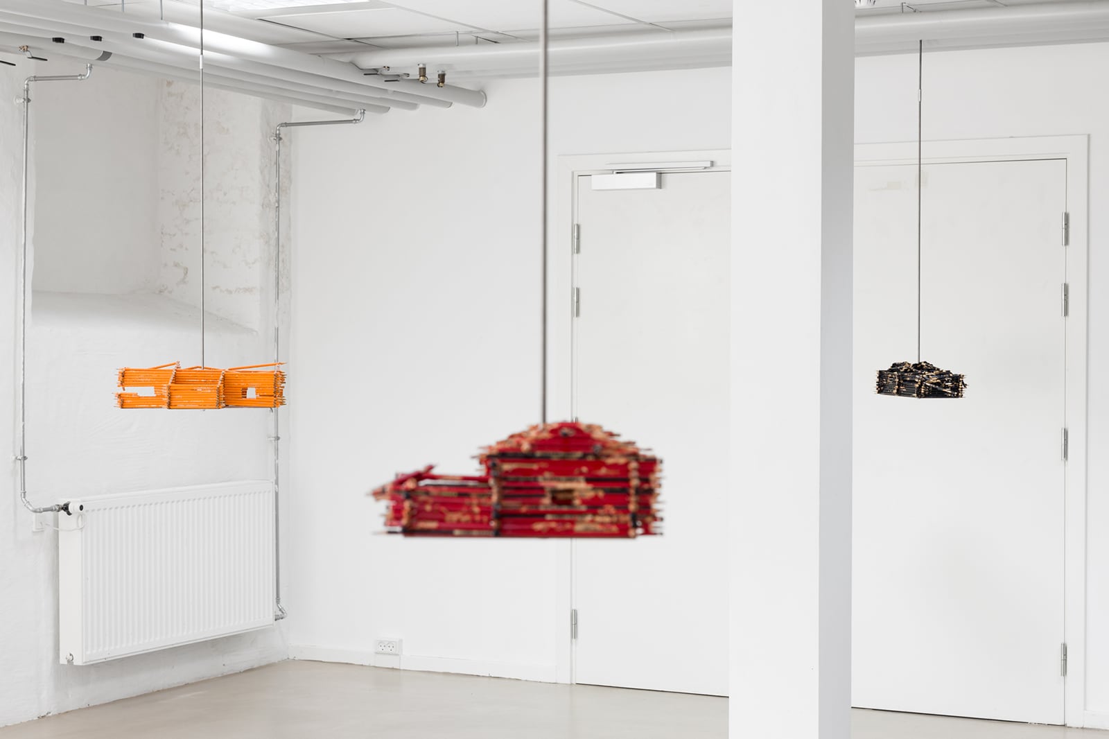 article image; primary-color: #D7D3D0;