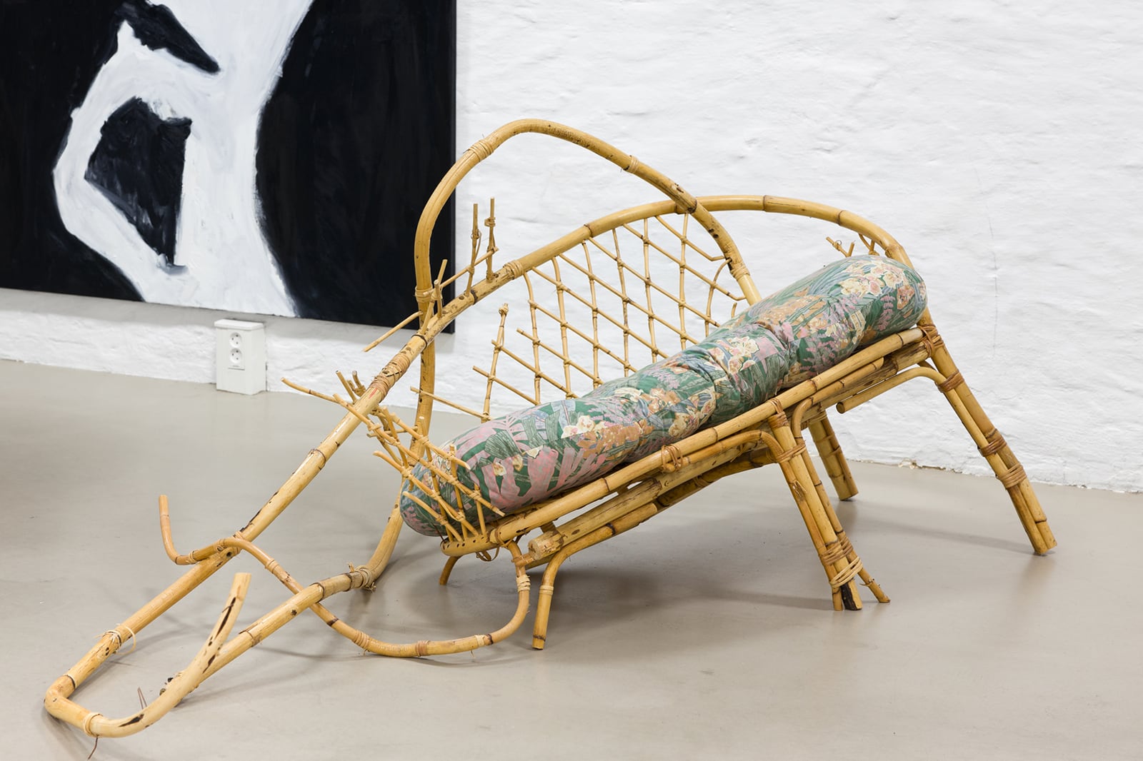 article image; primary-color: #B5AEA6;