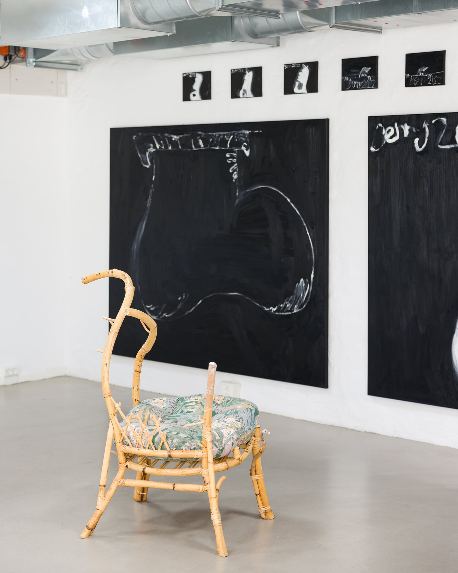 article image; primary-color: #979390;