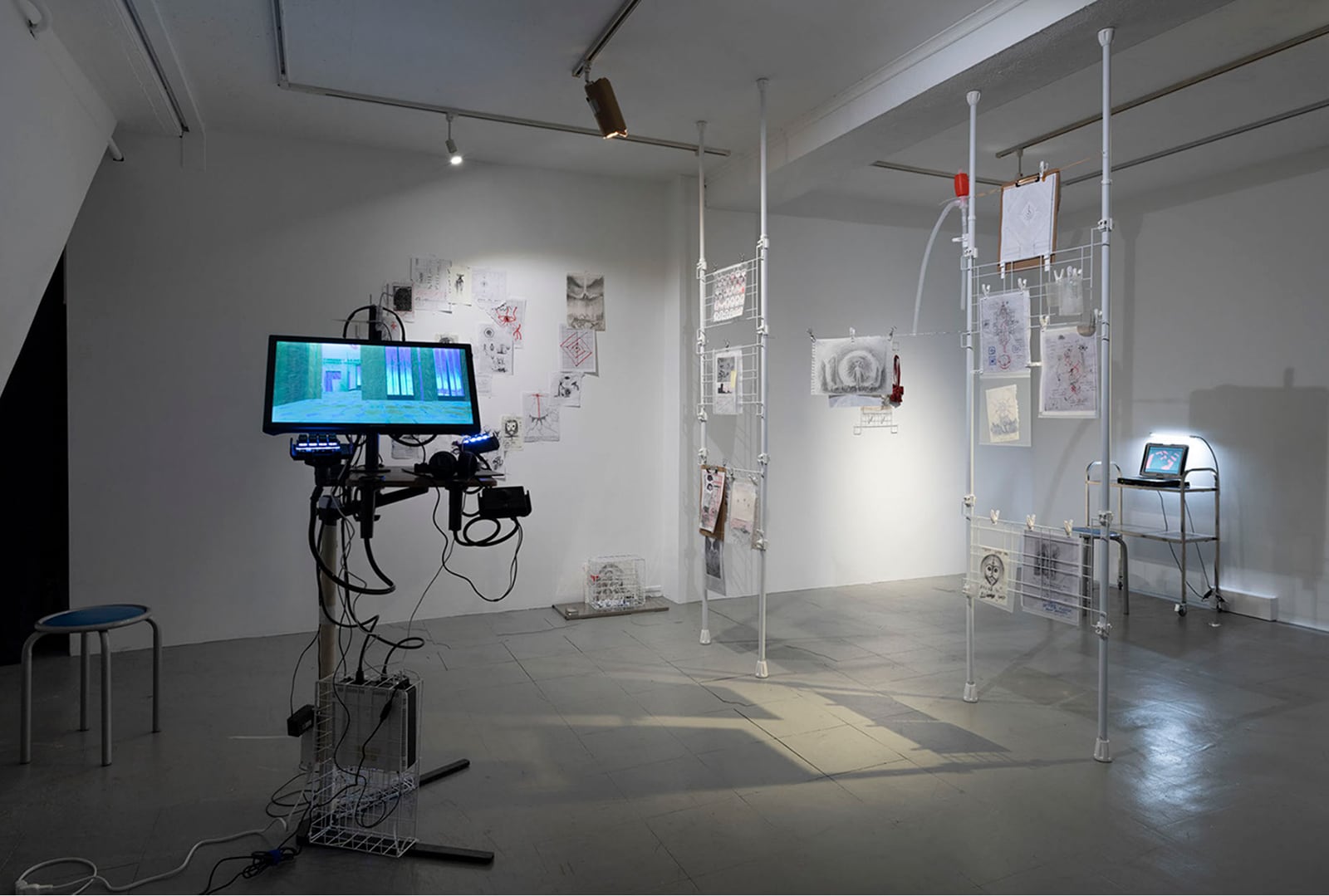 article image; primary-color: #686C6F;