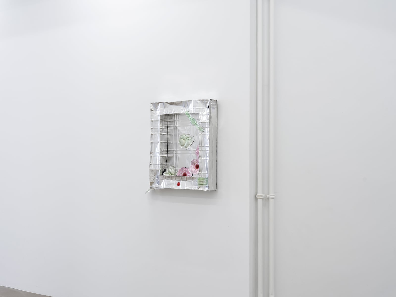 article image; primary-color: #D6D5DA;