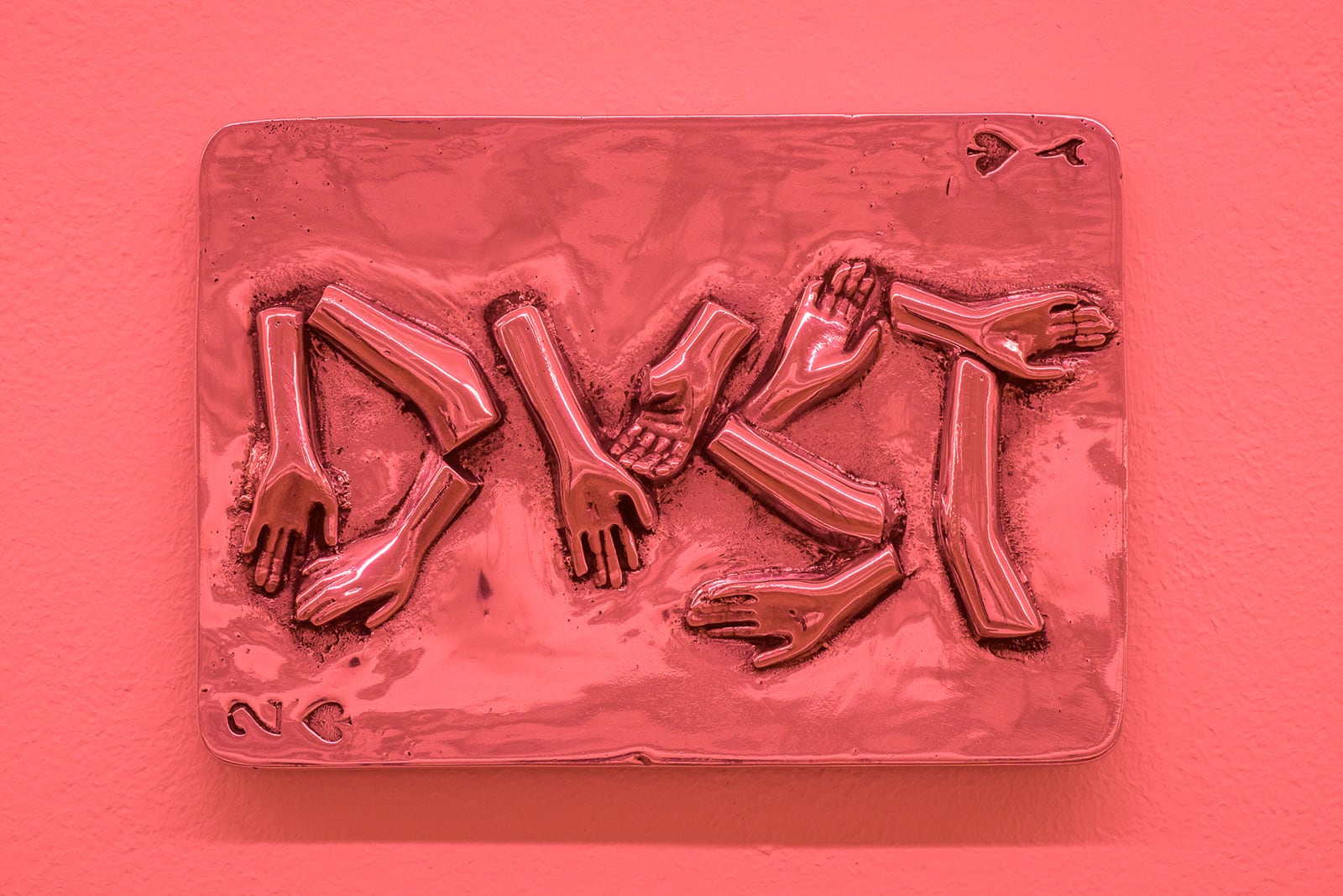 article image; primary-color: #E15F5D;