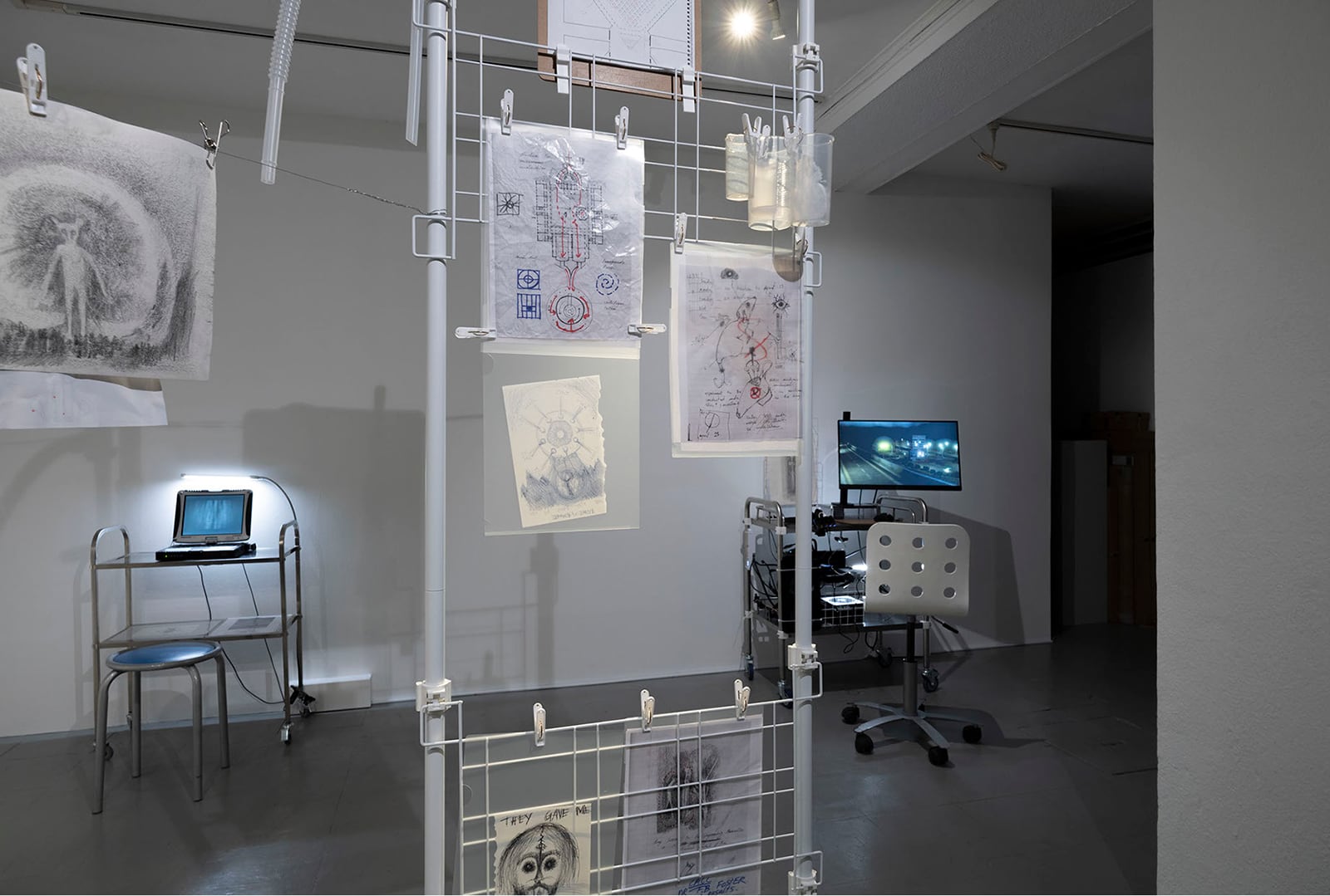 article image; primary-color: #696D70;