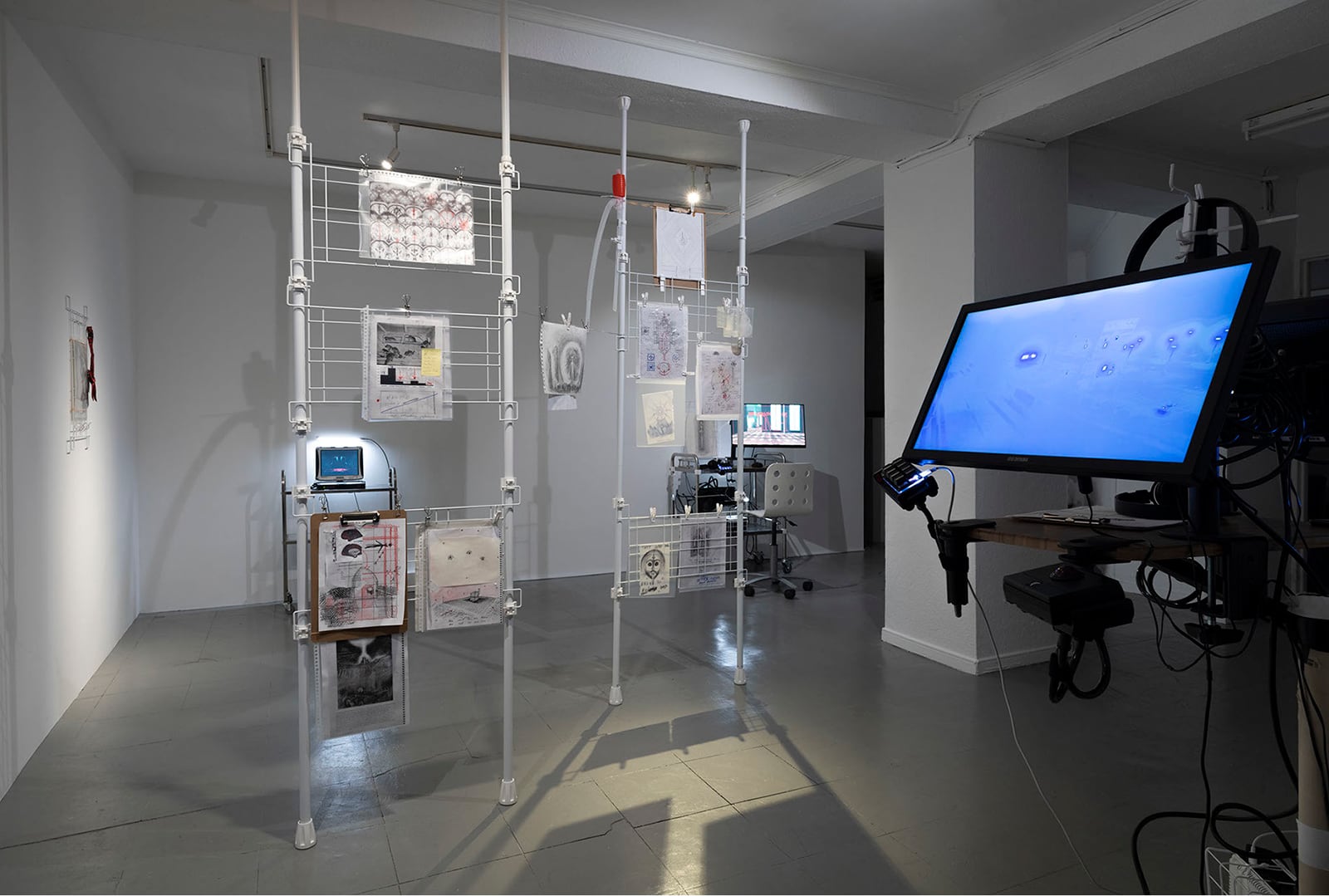 article image; primary-color: #616568;