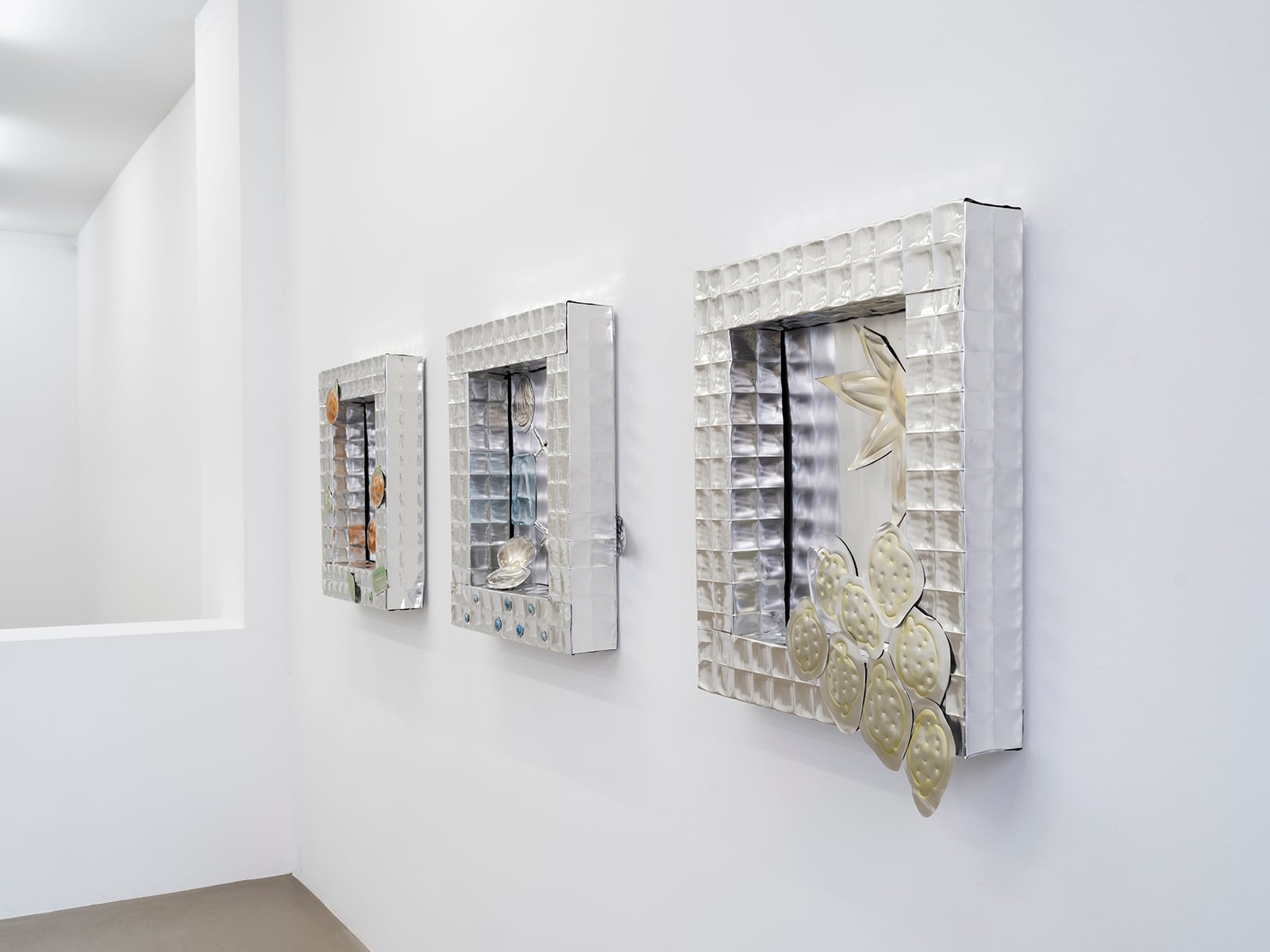 article image; primary-color: #D0CFD4;