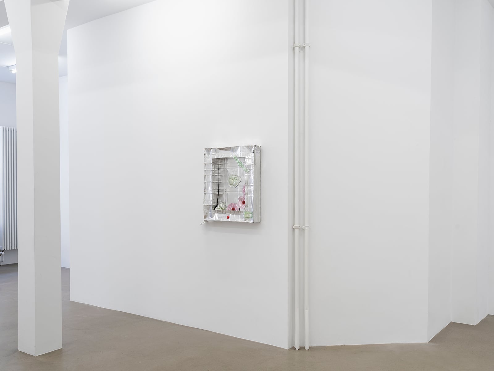 article image; primary-color: #CCCCCC;