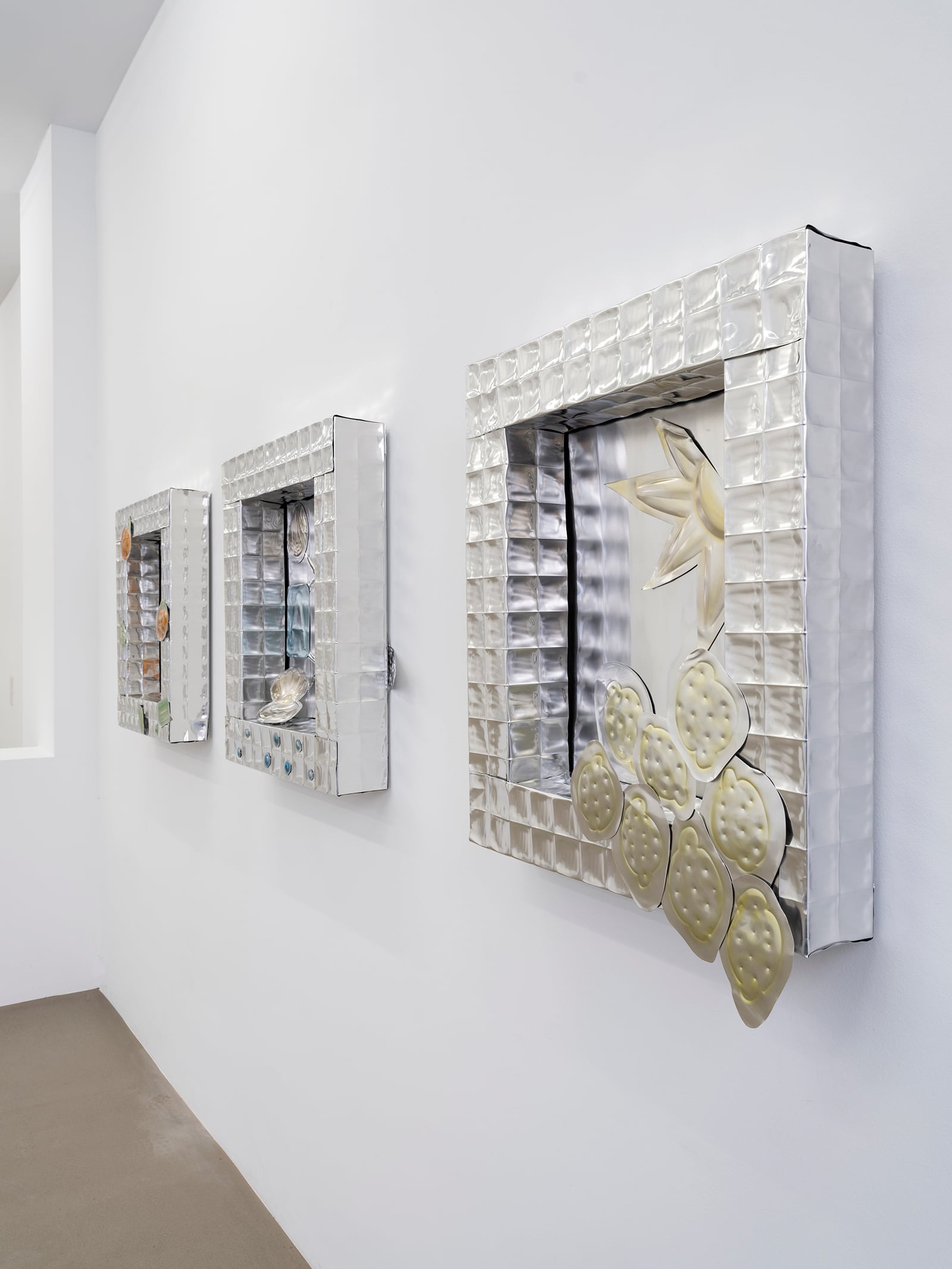 article image; primary-color: #C4C4C4;