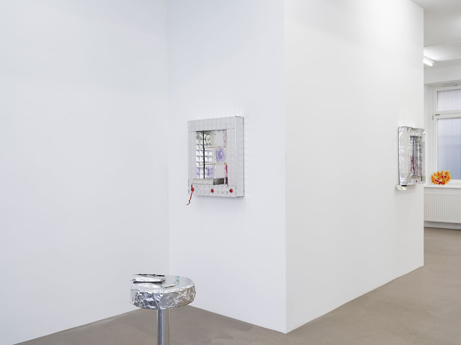 article image; primary-color: #D0CFD4;