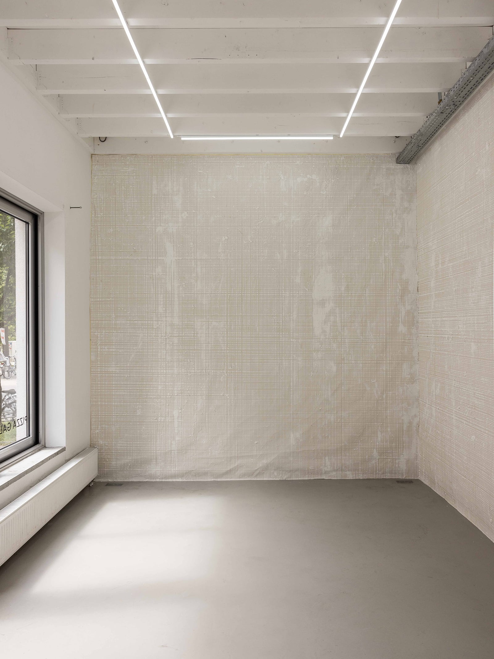 article image; primary-color: #B0A7A0;