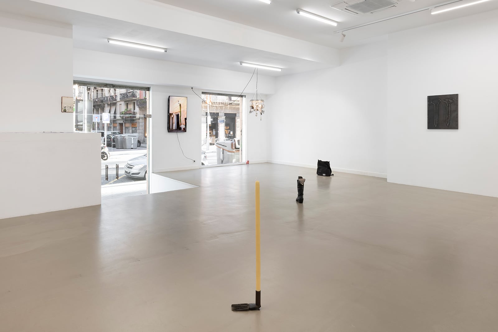 article image; primary-color: #BFB8B2;