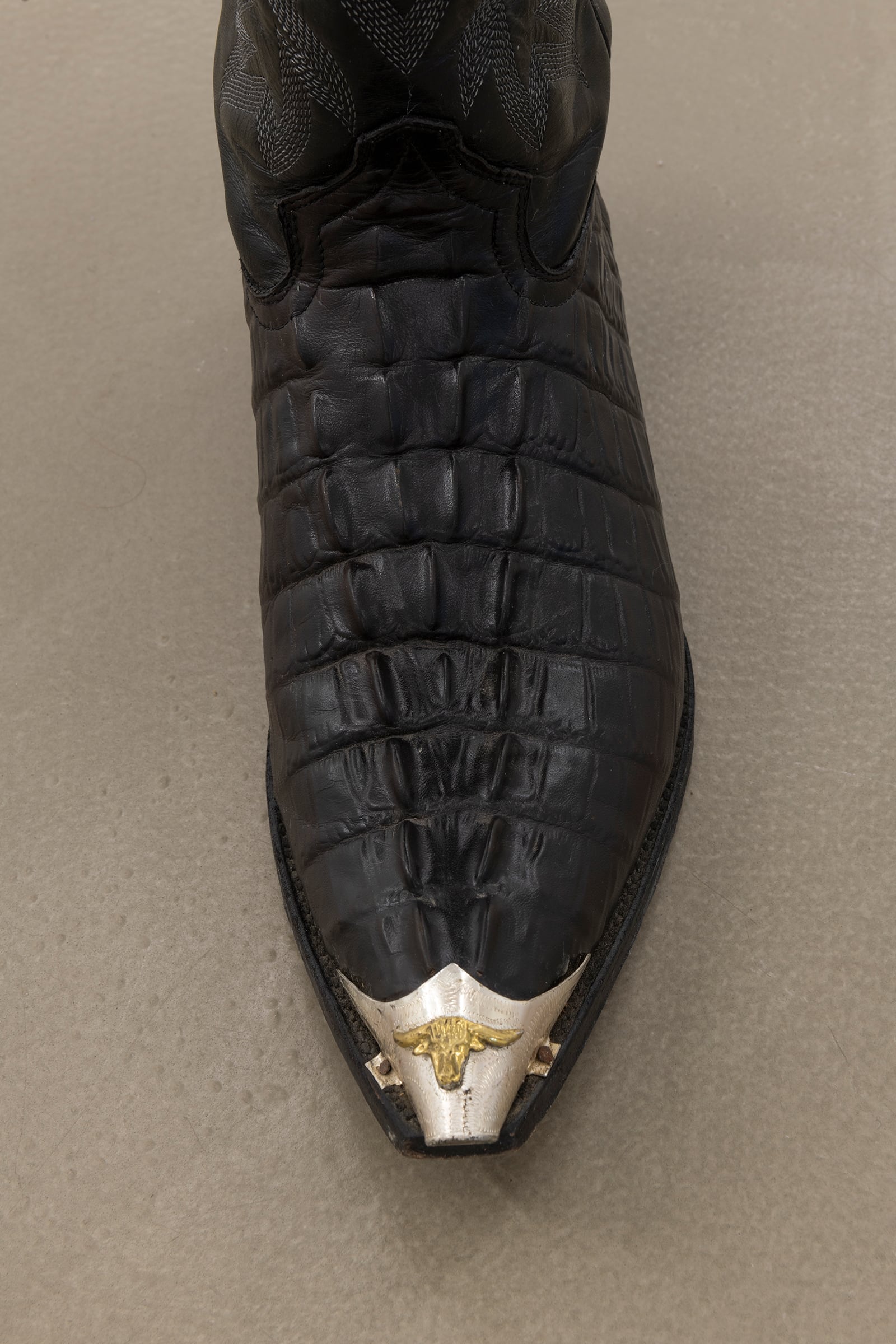 article image; primary-color: #70685D;