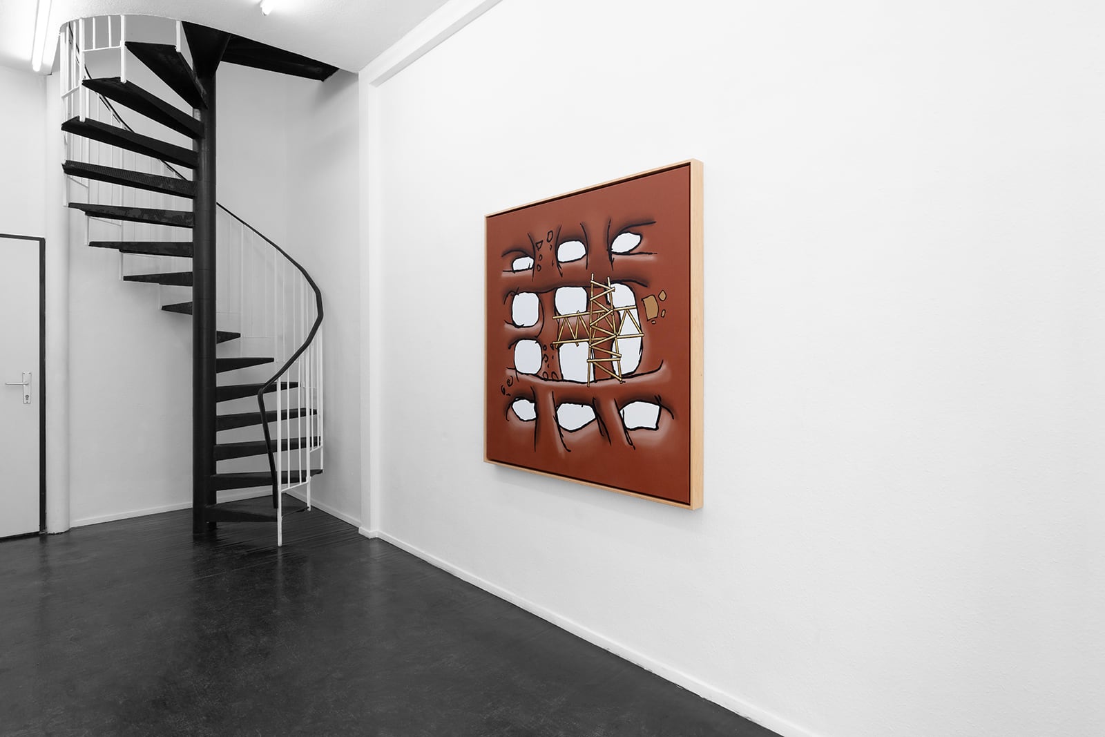 article image; primary-color: #B5B1AE;