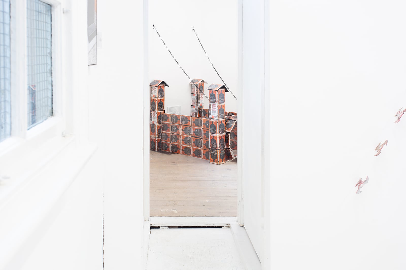 article image; primary-color: #EAEAEA;