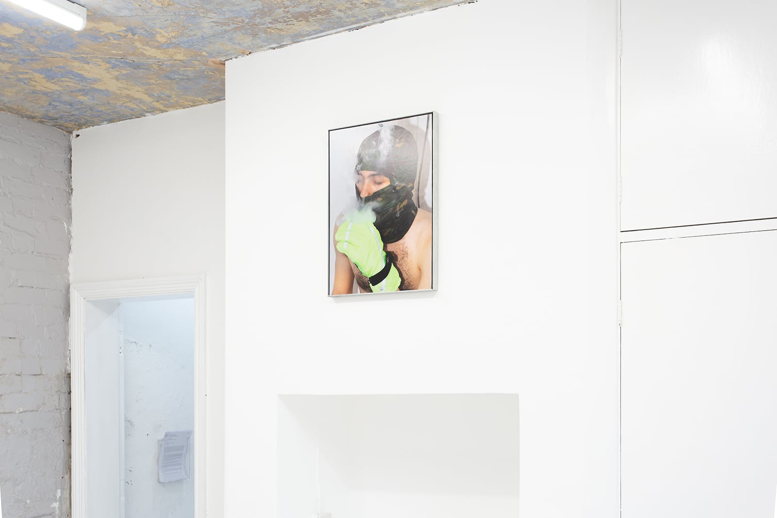 article image; primary-color: #E2E3DE;