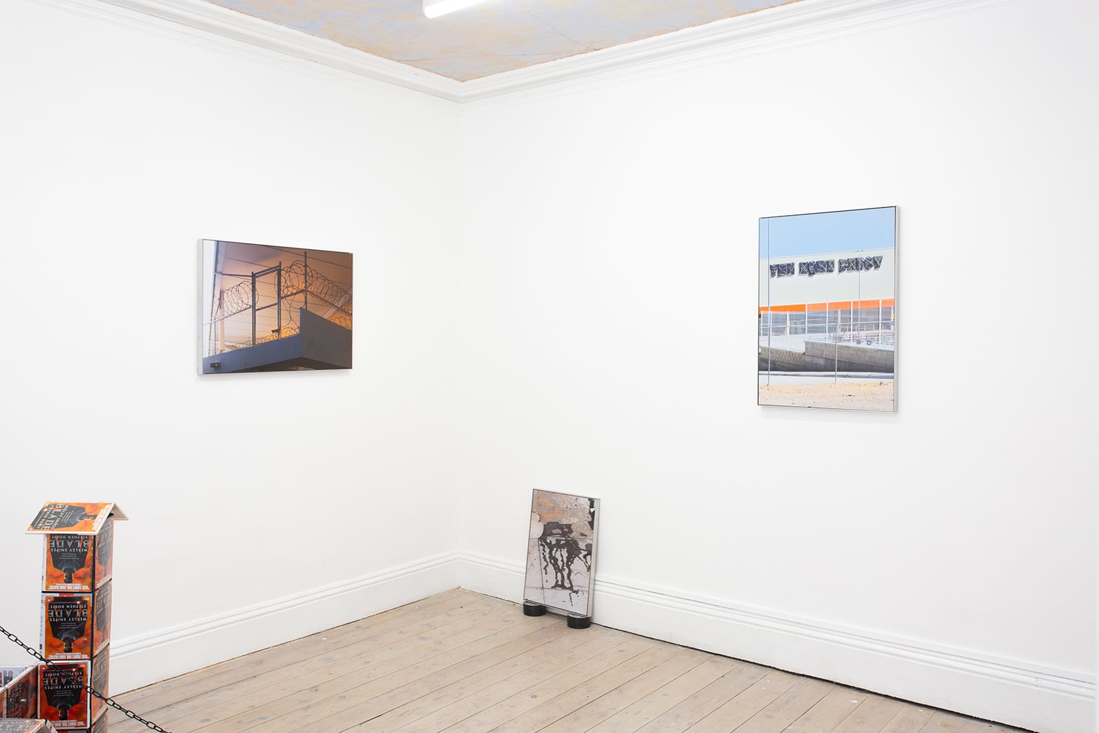 article image; primary-color: #E5E1DE;