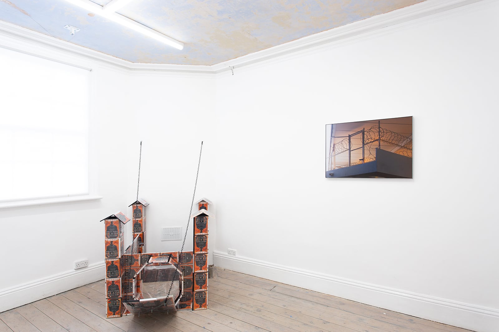 article image; primary-color: #DCD8D5;