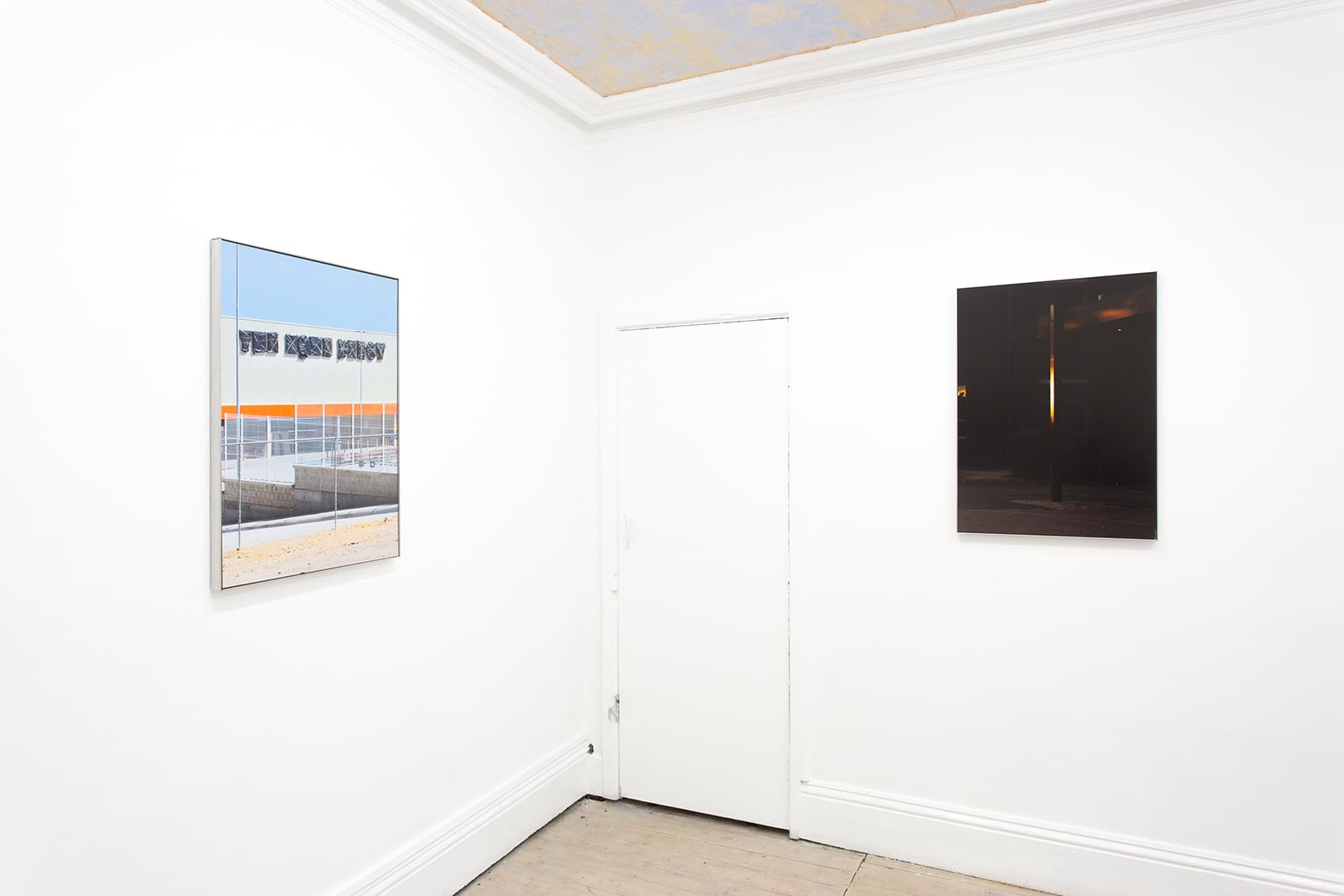 article image; primary-color: #E9E5E2;