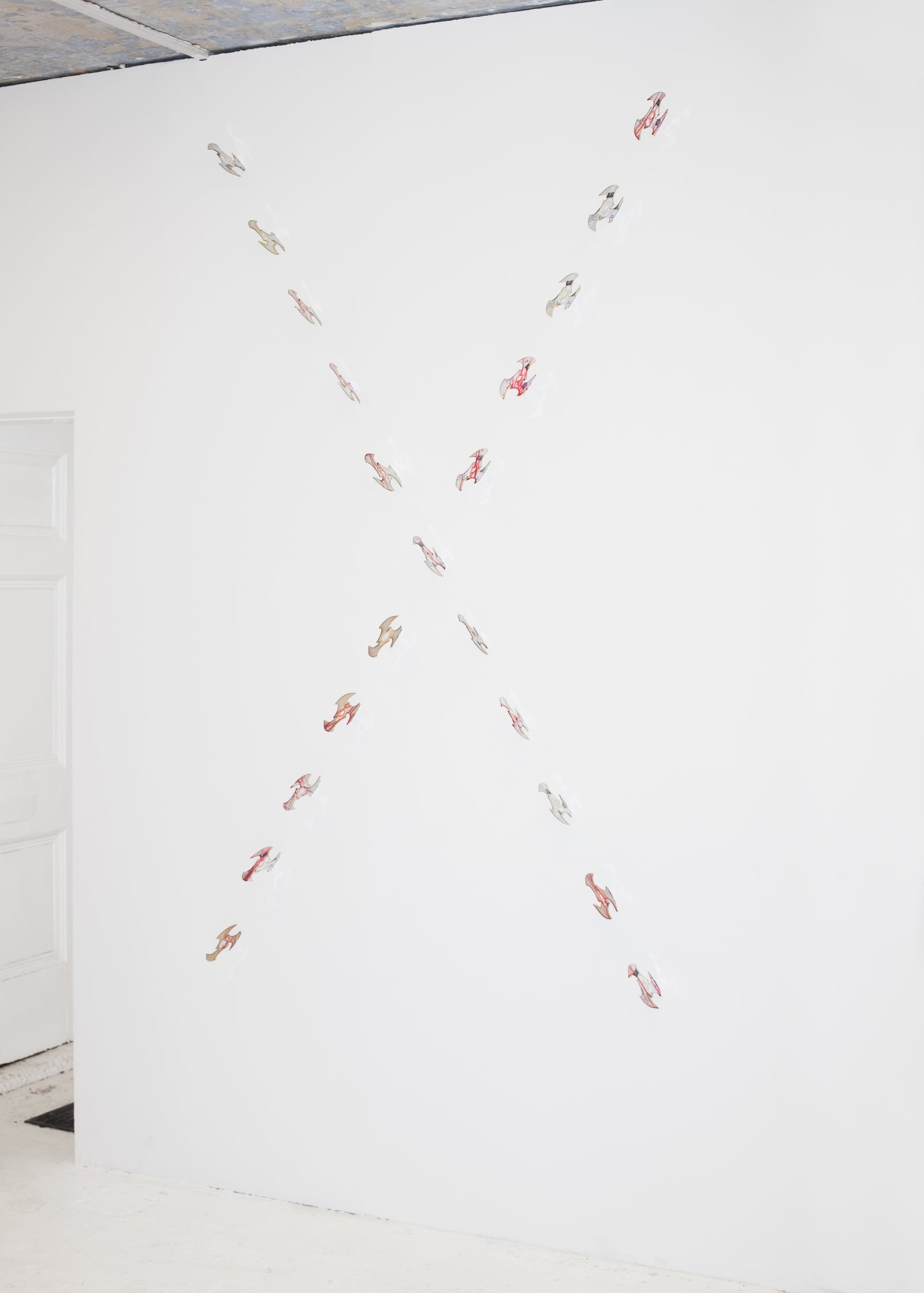 article image; primary-color: #E5E5E5;