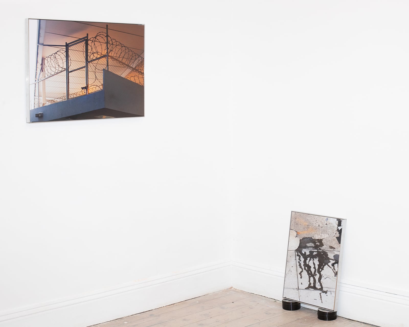 article image; primary-color: #E8E4E1;