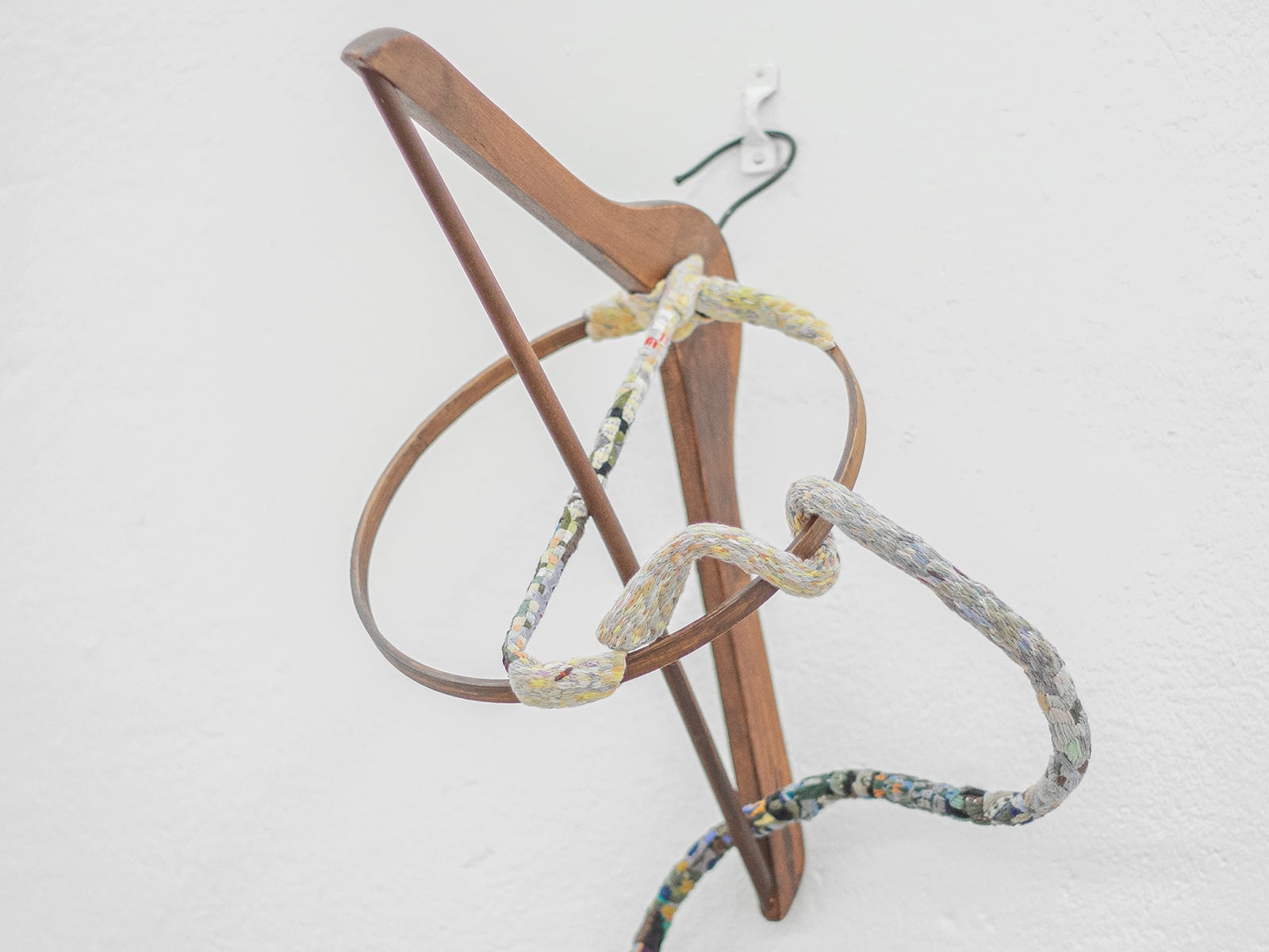 article image; primary-color: #D7D3D0;