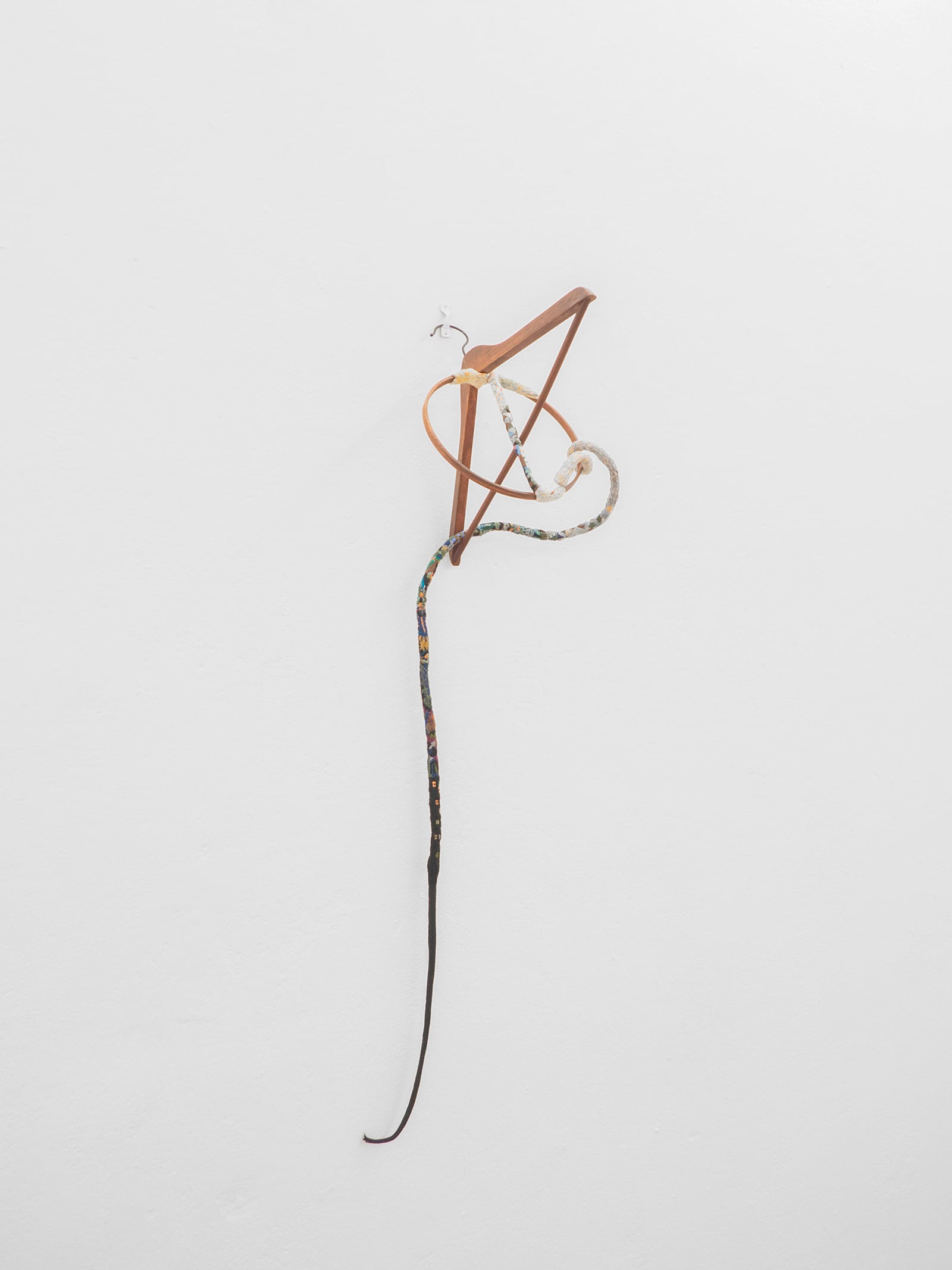 article image; primary-color: #E2E2E2;