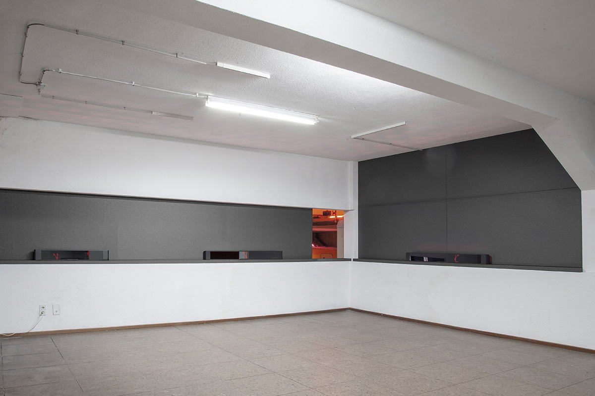 article image; primary-color: #9B9794;