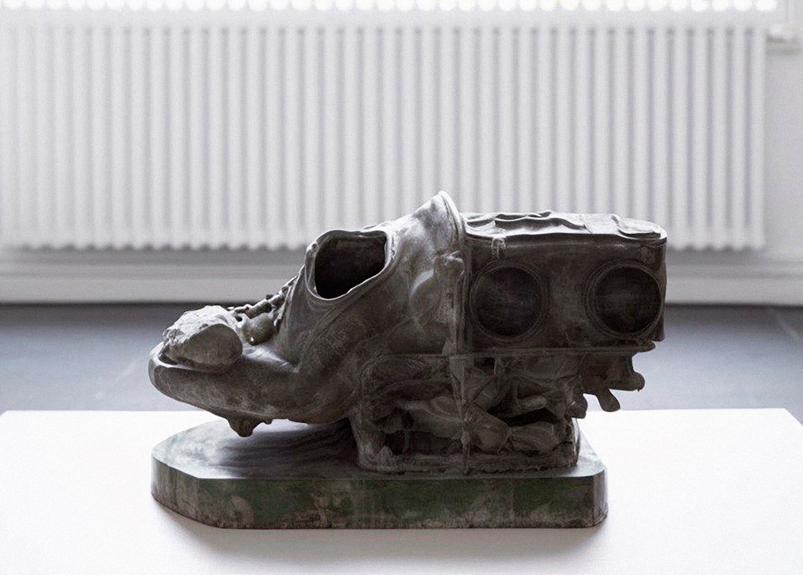 article image; primary-color: #A7A2A8;