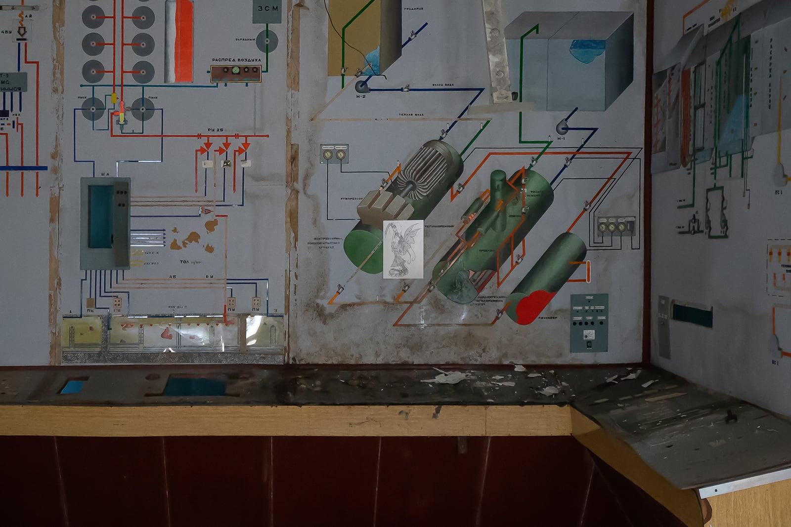 article image; primary-color: #524A48;