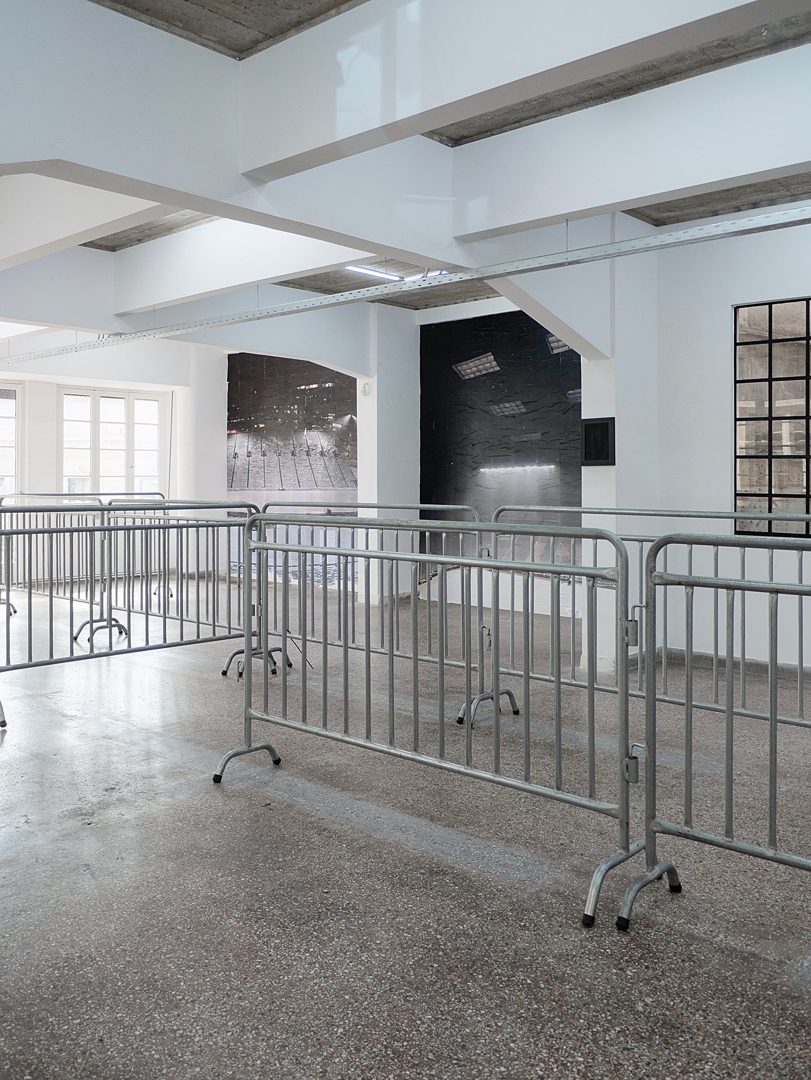 article image; primary-color: #919598;