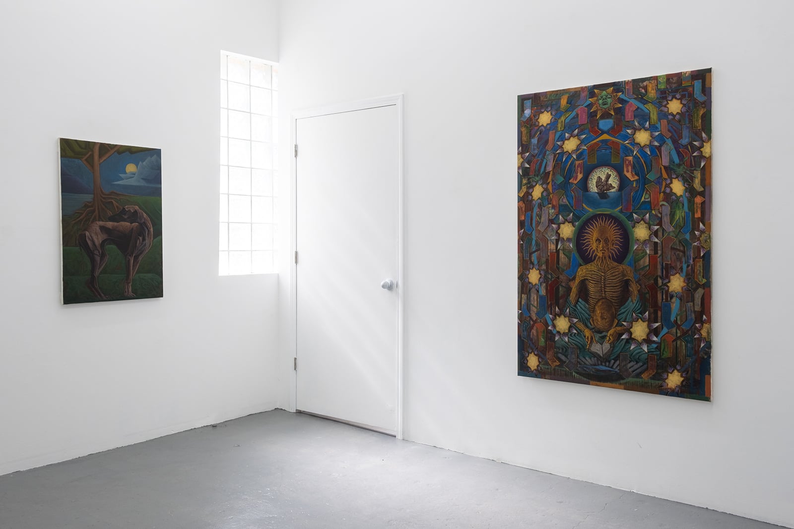 article image; primary-color: #B4B4B4;