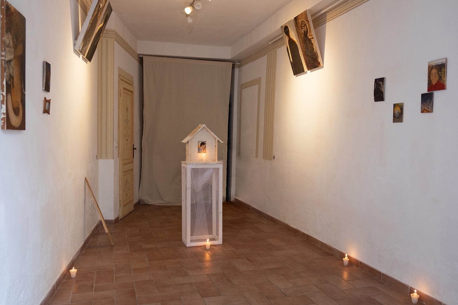 article image; primary-color: #9B8578;