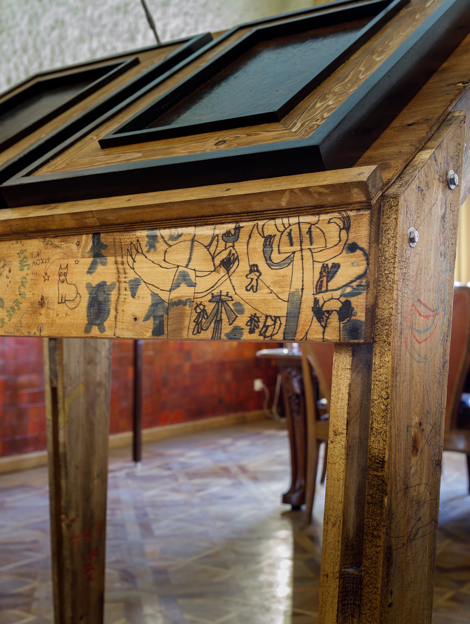 article image; primary-color: #715C4B;