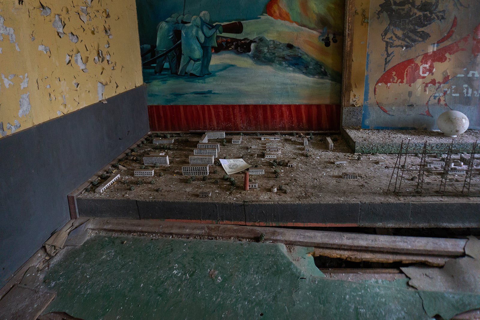 article image; primary-color: #47443D;