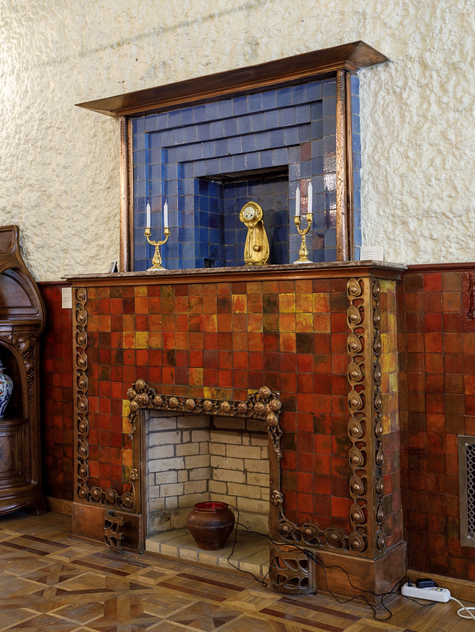 article image; primary-color: #7D6354;