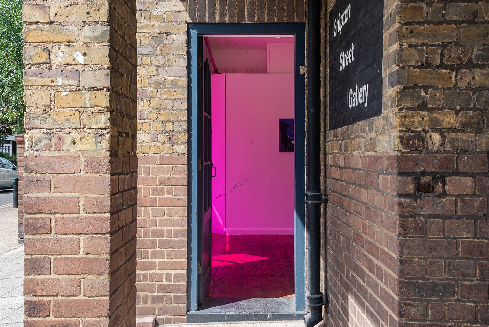 article image; primary-color: #826665;