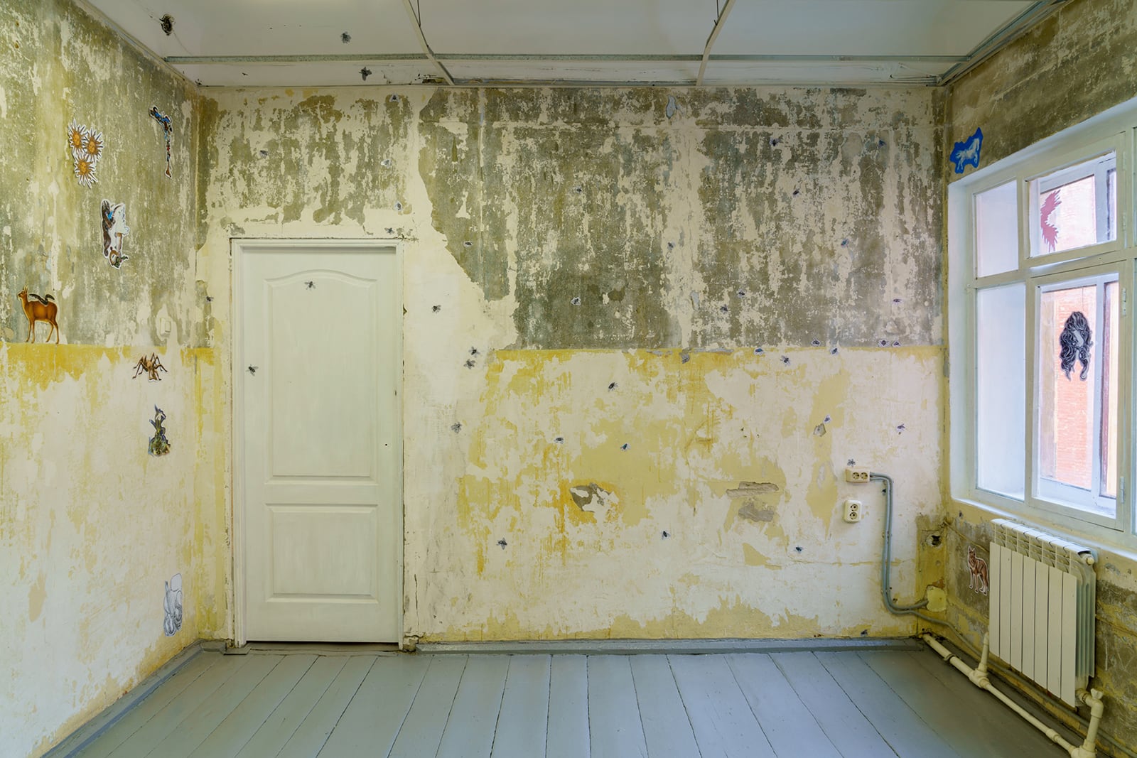 article image; primary-color: #9E9983;