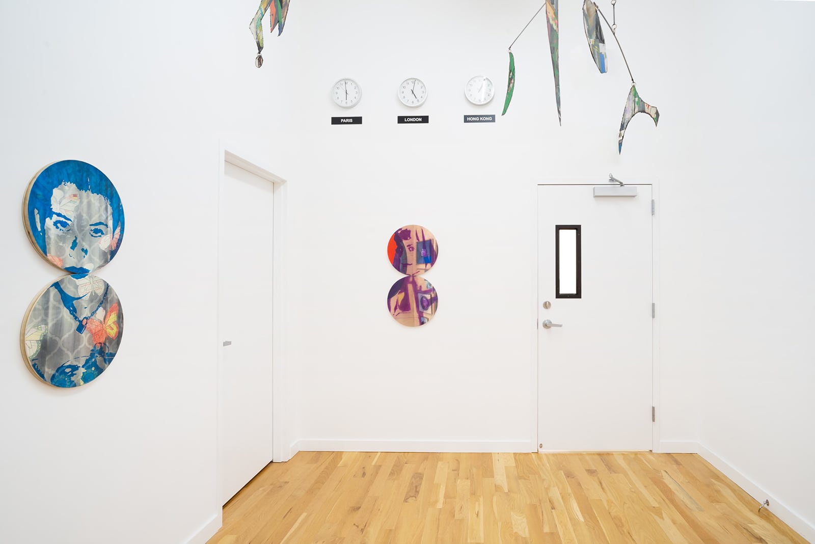 article image; primary-color: #E3DCD6;