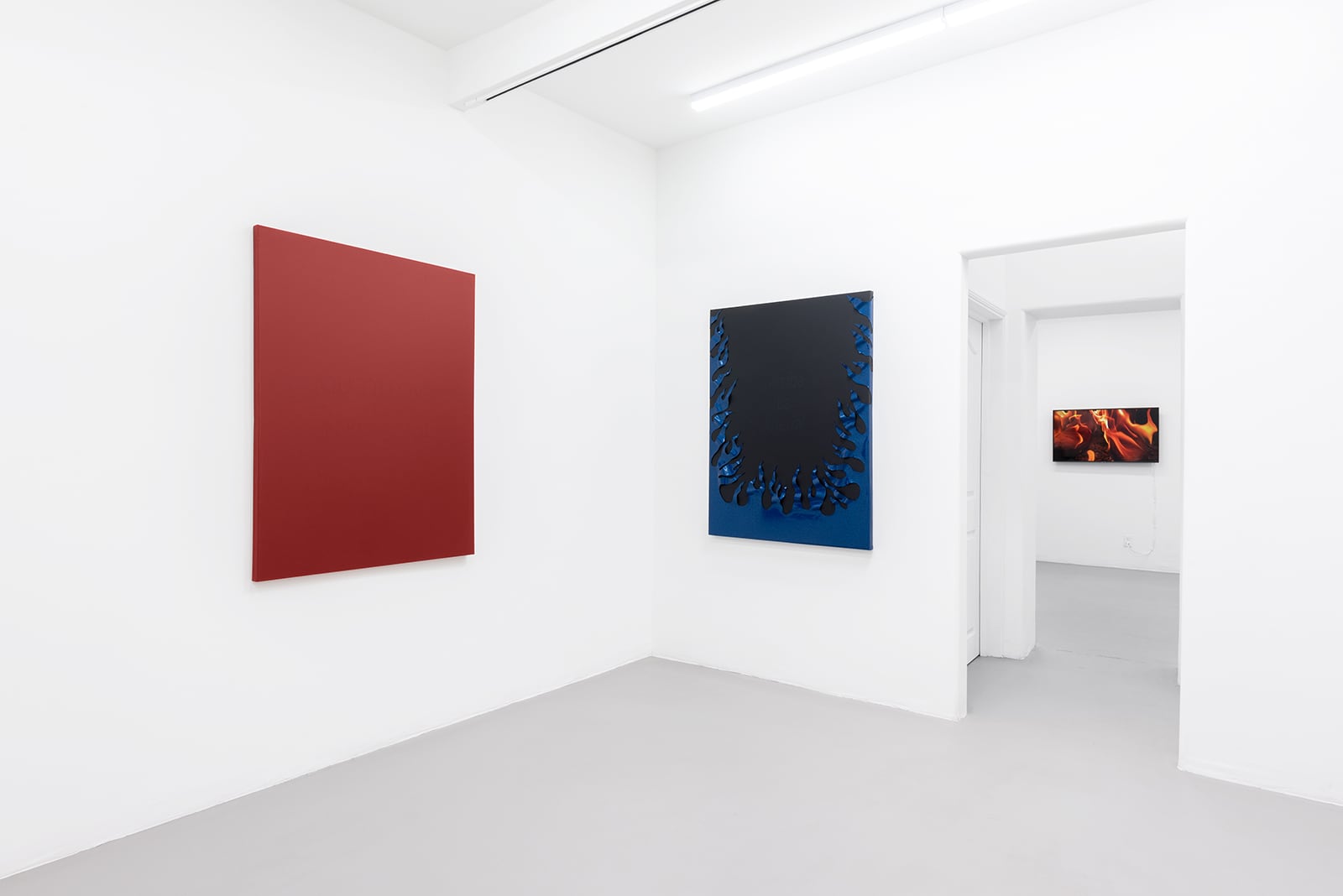 article image; primary-color: #DFD6D9;