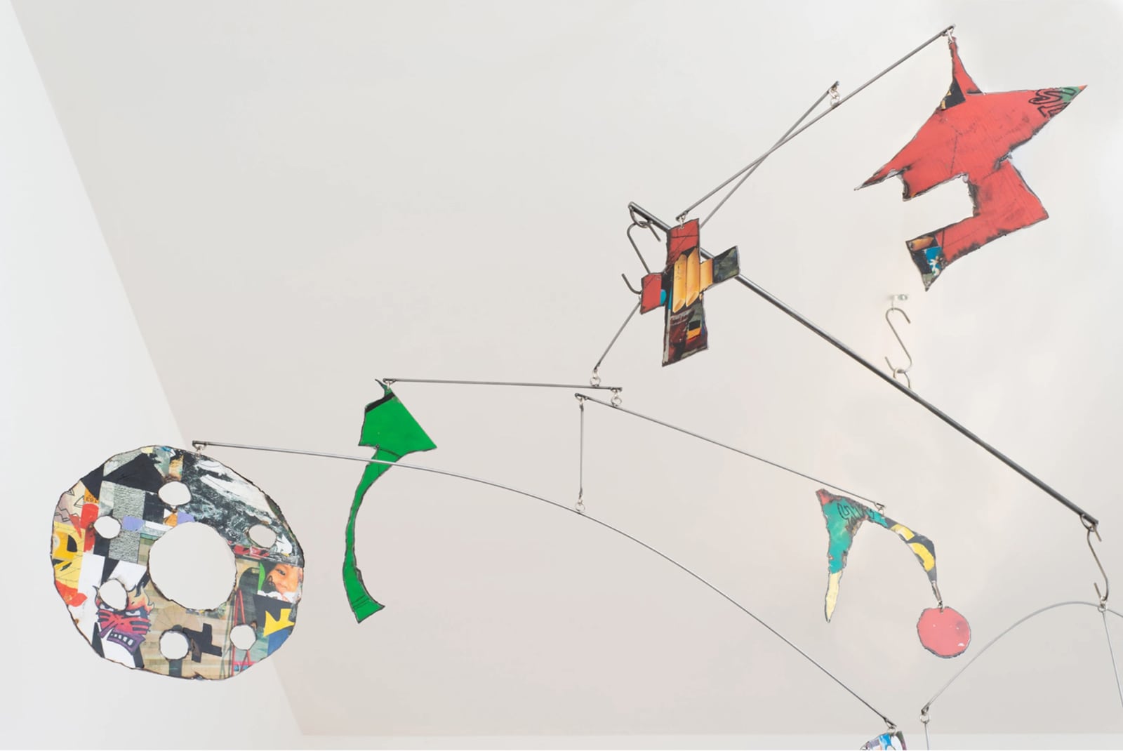 article image; primary-color: #DCD9D2;