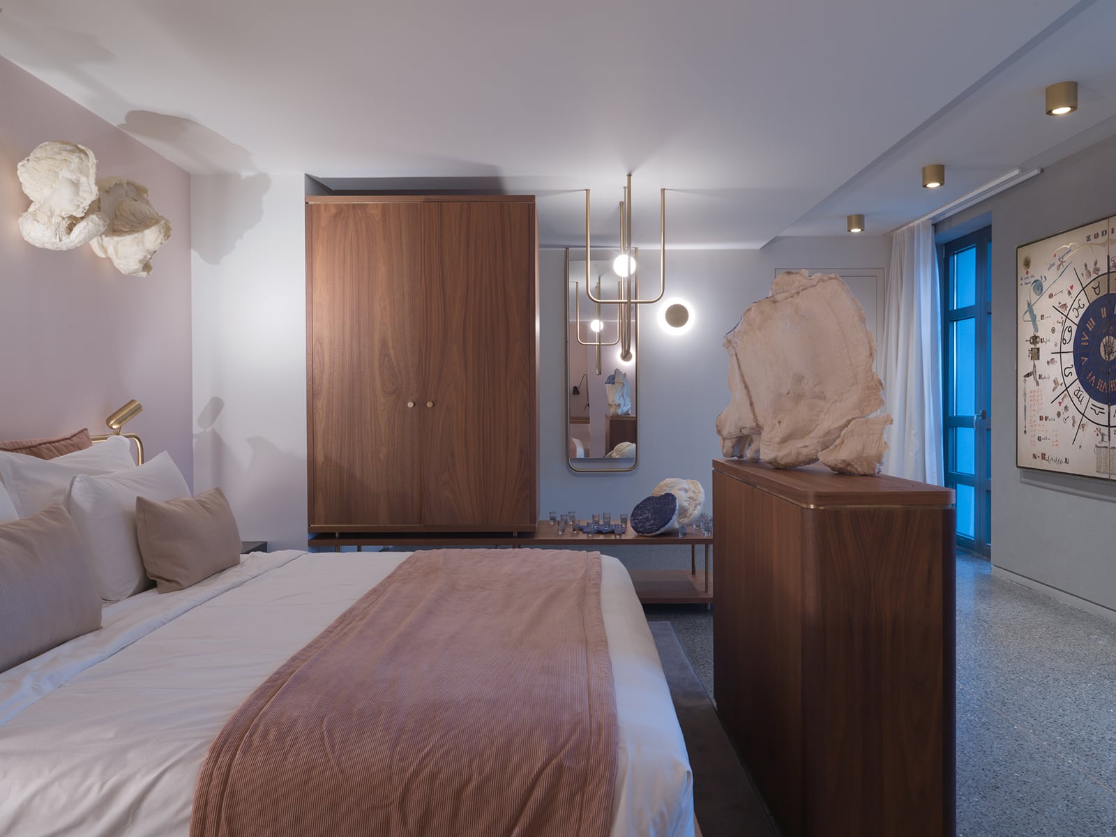 article image; primary-color: #7F7478;