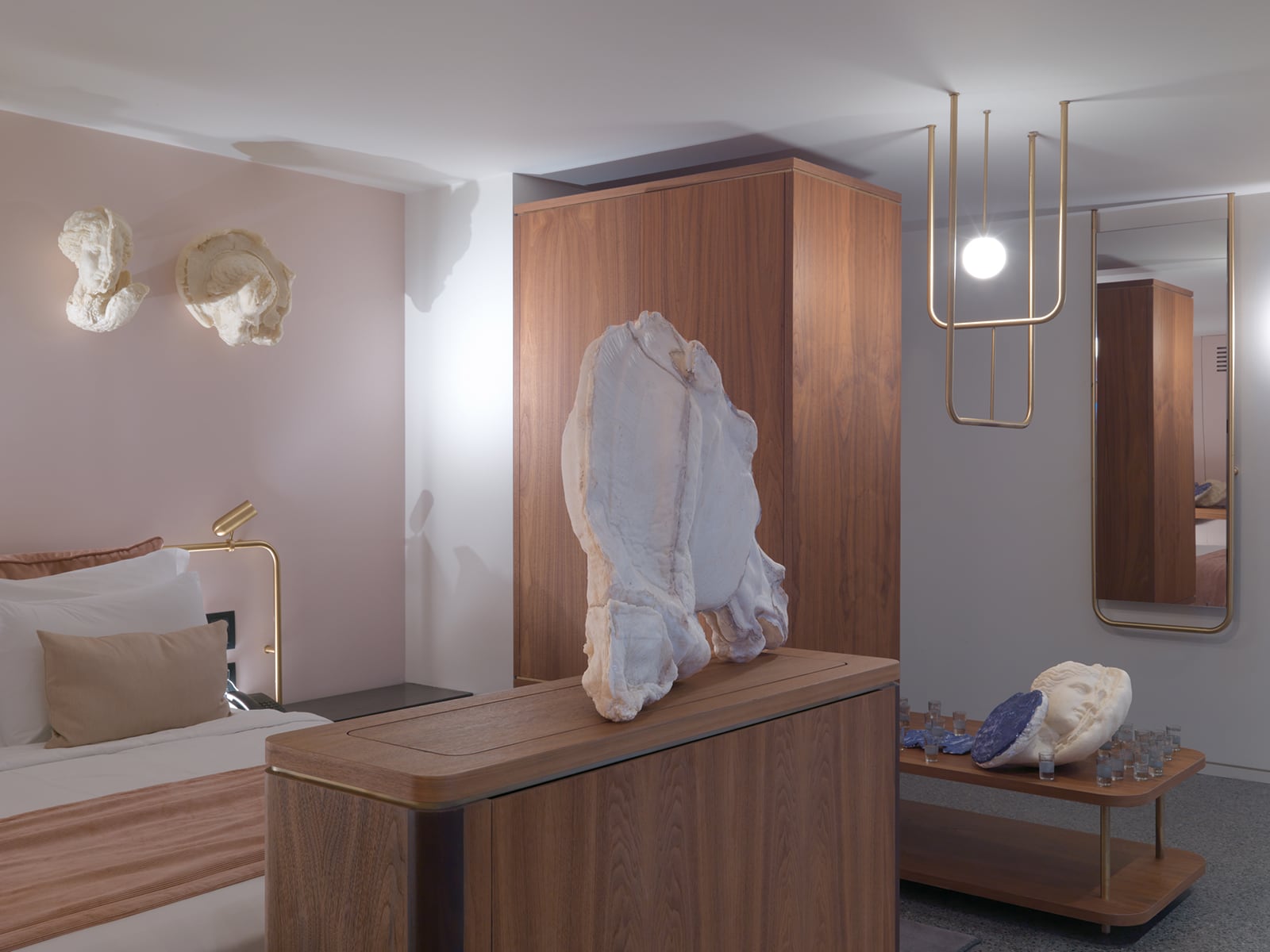 article image; primary-color: #877573;